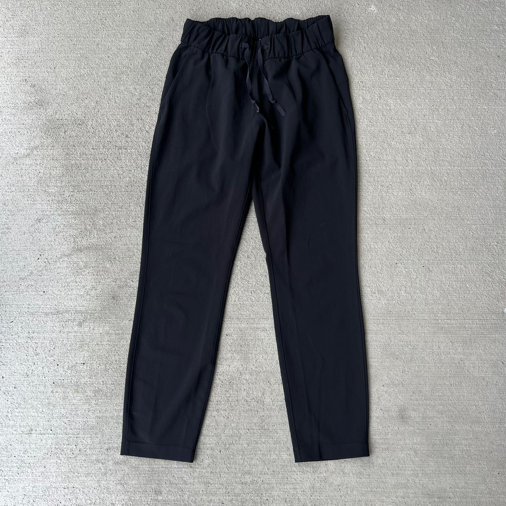 Lululemon Women's Black Elastic Waist Joggers Casual Athletic Pants Size 4